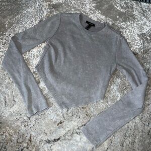 Grey long sleeved crop top